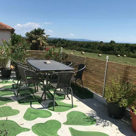 Apartman Enna Apartment Sisan